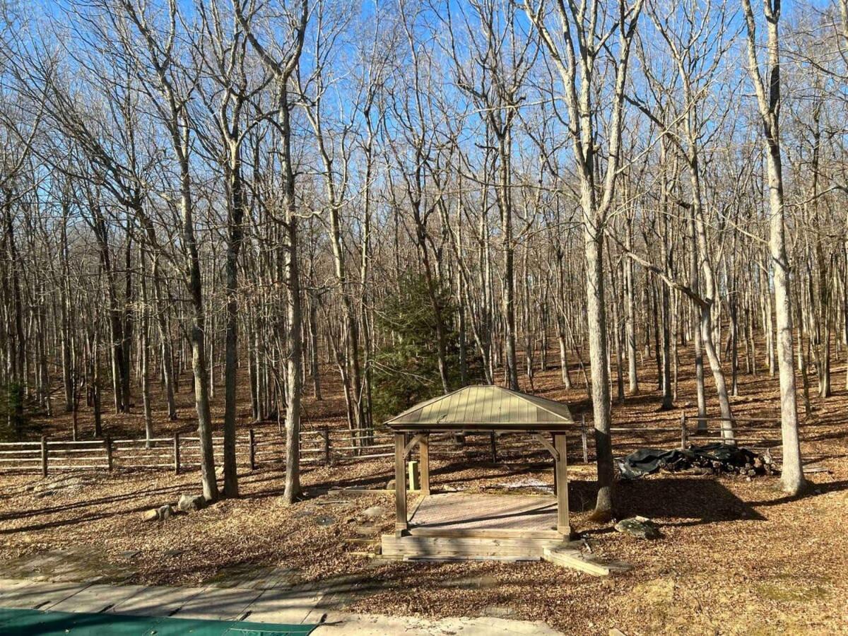 Holiday home Luxe 4 Bedroom Oasis With Hot Tub Jim Thorpe